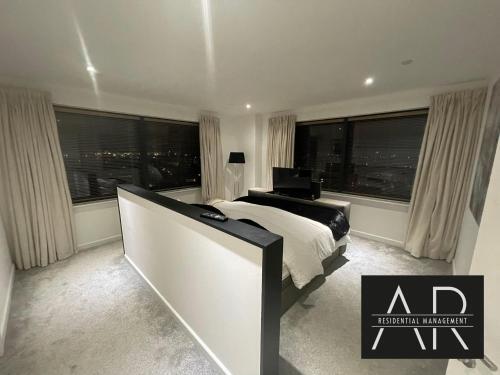 14th Floor Luxury Apartment -ocean Village