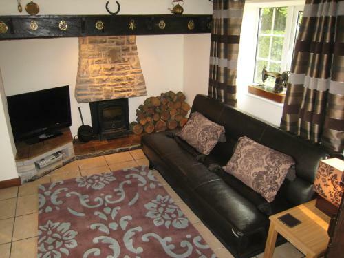 Macbeth Cottage - Sleeps Up To 6 - Hot Tub