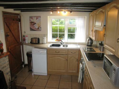 Macbeth Cottage - Sleeps Up To 6 - Hot Tub