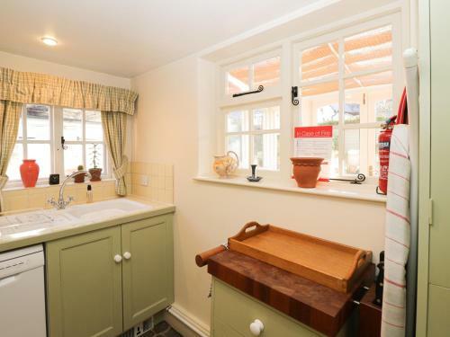 23 Clifford Chambers