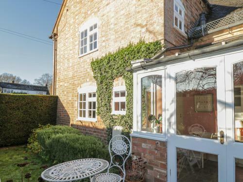 23 Clifford Chambers