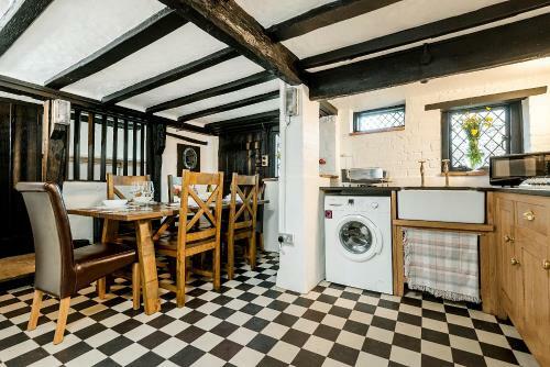 Brookside Cottage, Shottery