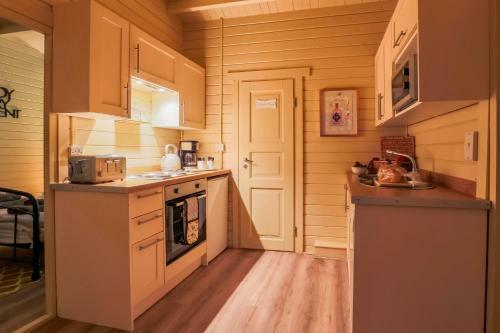 Lodge The Retreat Log Cabin