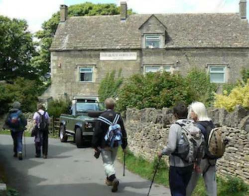 Traditional Cotswold Stone Peaceful Cottage With Stunning Views