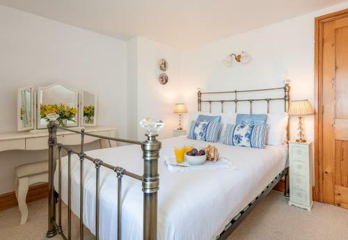 Ebor Cottage South