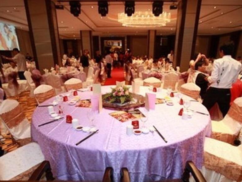 Crown Garden Hotel