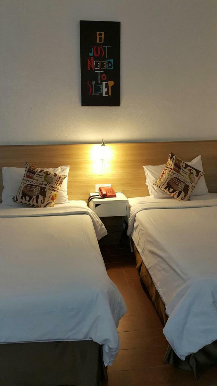 Hotel Dynasty Inn