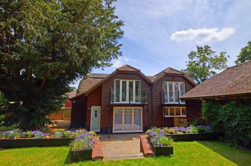 Wimborne Minster Villa Sleeps 8 With Wifi