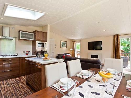 Beech Hill Lodge (beech Hill 9) At Fallbarrow Park