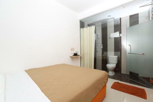 1 Hotel Taman Connaught