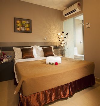 Leo Leisure Hotel