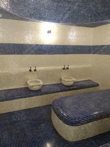 Kavkaz Hotel & Restaurant