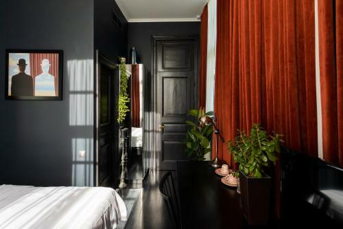 Unfound Door - Design Hotel