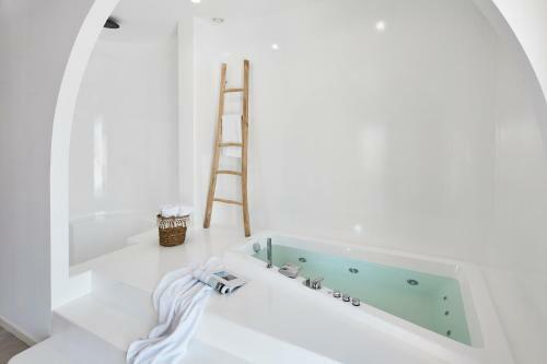 Hotel Arco Solium Suites