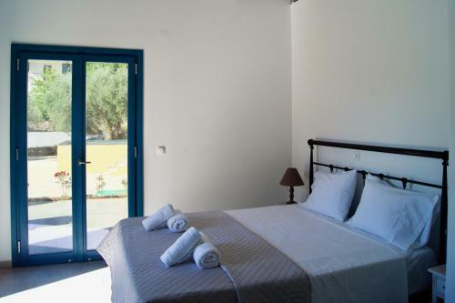 Apartamento Throisma Studios With Private Pool & Parking
