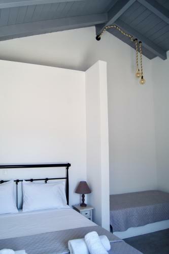 Apartamento Throisma Studios With Private Pool & Parking