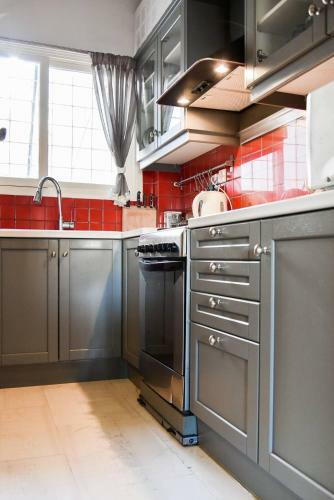 Family Apartment In Nea Smirni