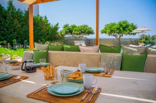 Estella Villa With Pool, Children Area, Bbq & Magnificent Views!