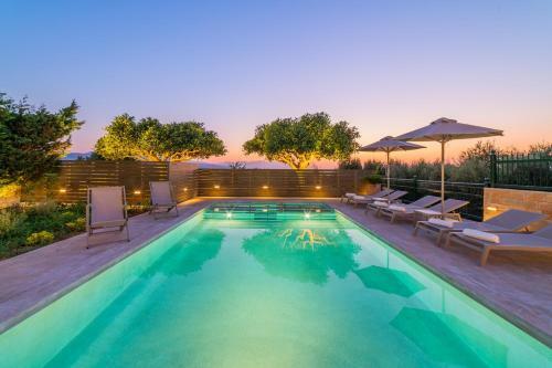 Estella Villa With Pool, Children Area, Bbq & Magnificent Views!