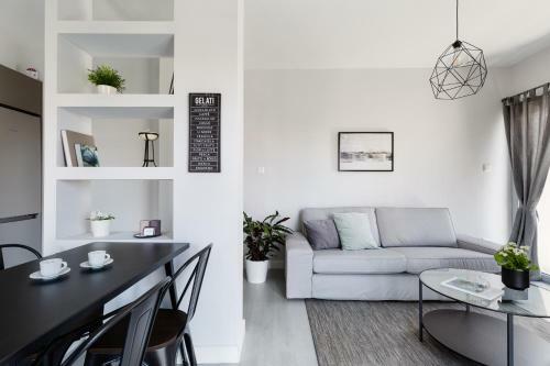 Minimal 2bd Apartment With Lycabettus View By Upstreet