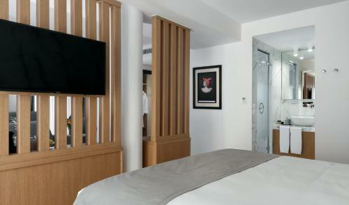 Elia Ermou Athens Hotel