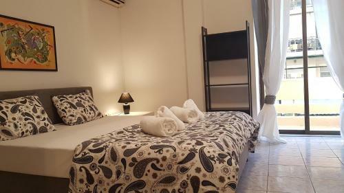 Palette Apartment Champagne - Athens Center, 6 Bd, 3 Bath