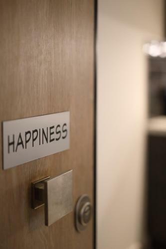 Happiness Luxury Central Apartment