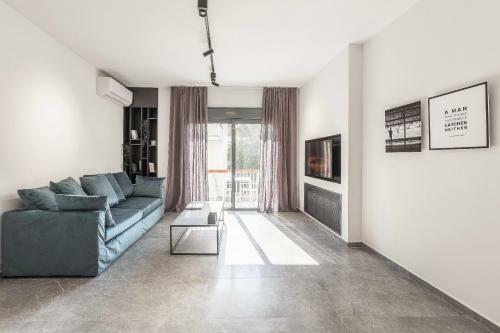 Winsome City Apartment