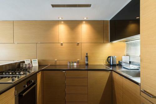 Emst Museum 1bd Apartment With Acropolis View By Upstreet