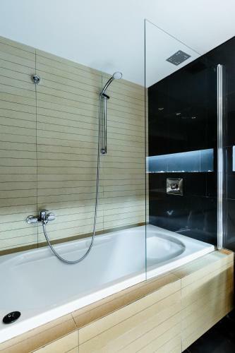 Emst Museum 1bd Apartment With Acropolis View By Upstreet