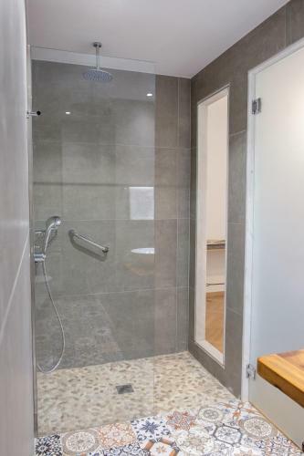 Luxury Three Bedroom Apartment In Kolonaki