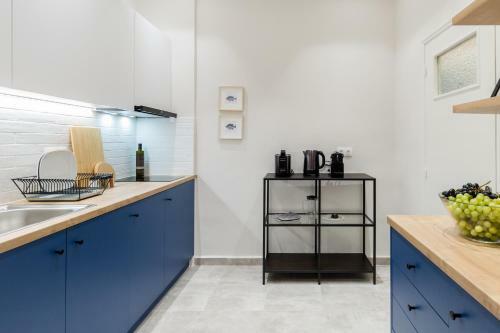 Acropolis Heart 2bd Apartment In Plaka By Upstreet