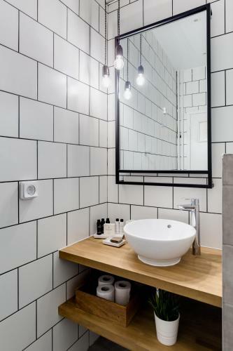 Acropolis Heart 2bd Apartment In Plaka By Upstreet