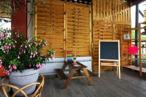 Apartamento Upscale Studio With Amazing Lush Terrace