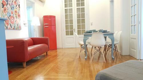 Ionian Apartment- Athens Center, 6 Bd, 2.5 Bath