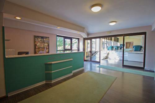 Hotel Tourist - Metropol Lake Resort