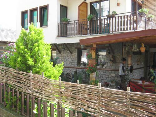 Hostal Risto's Guest House