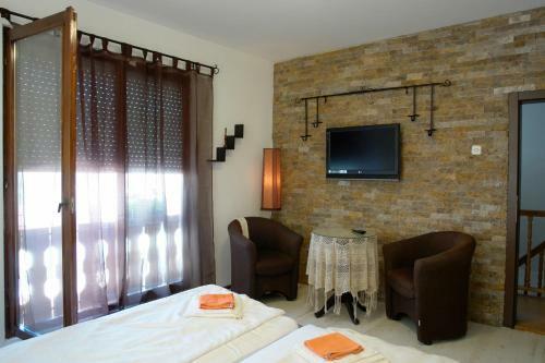 Eke Irin Apartments