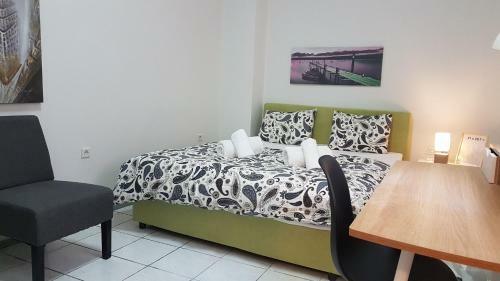 Palette Apartment Carmine - Athens Center, 6 Bd, 3 Bath