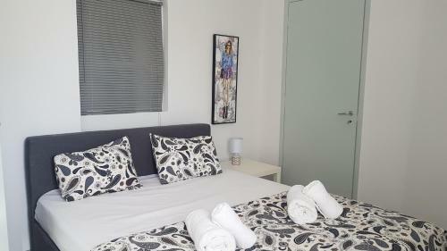 Palette Apartment Carmine - Athens Center, 6 Bd, 3 Bath