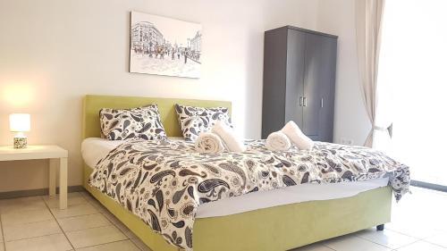 Palette Apartment Carmine - Athens Center, 6 Bd, 3 Bath