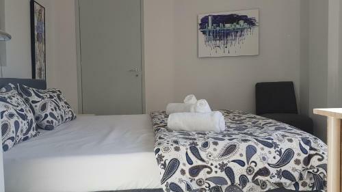 Palette Apartment Carmine - Athens Center, 6 Bd, 3 Bath