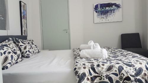 Palette Apartment Carmine - Athens Center, 6 Bd, 3 Bath