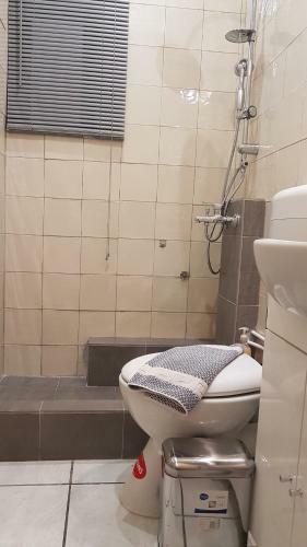 Palette Apartment Carmine - Athens Center, 6 Bd, 3 Bath