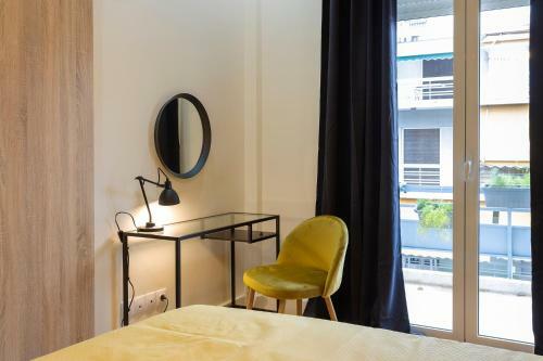 Stylish And Fancy Central Apartment
