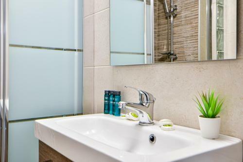 Apartamento Pleasant Flat Next To Panormou Metro Station