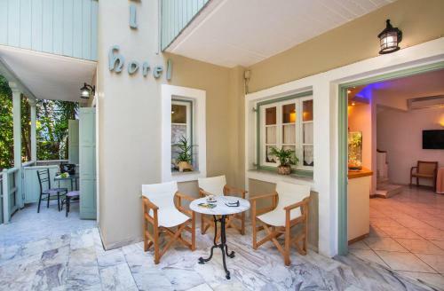 Nefeli Hotel