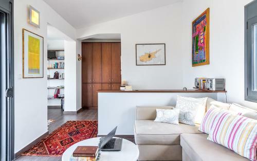 Agios Pavlos Villa Sleeps 8 With Pool And Air Con