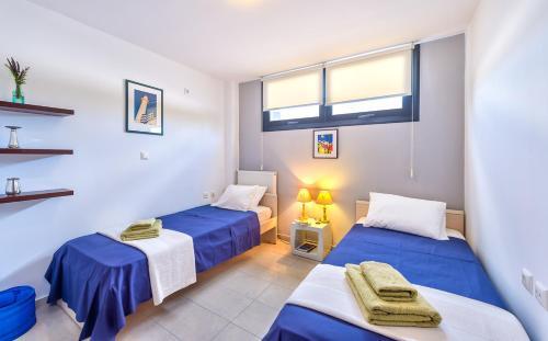 Agios Pavlos Villa Sleeps 8 With Pool And Air Con