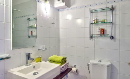 Agios Pavlos Villa Sleeps 8 With Pool And Air Con